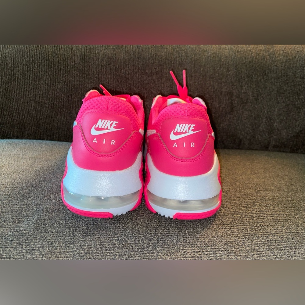New Women’s Nike Air Max Excee Shoes - Picture 5 of 9